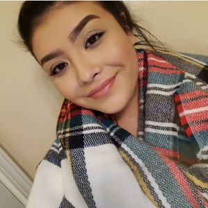 Meet your Posher, Bryana